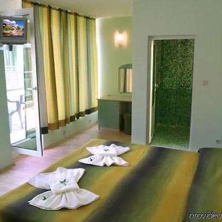 Boomerang - Sunny 3* Sluneční pobřeží
