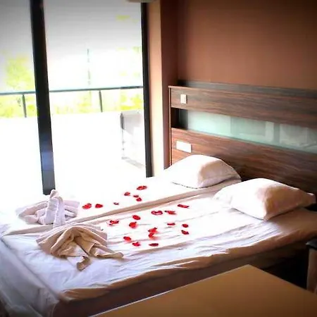 Boomerang - Sunny Otel 3*