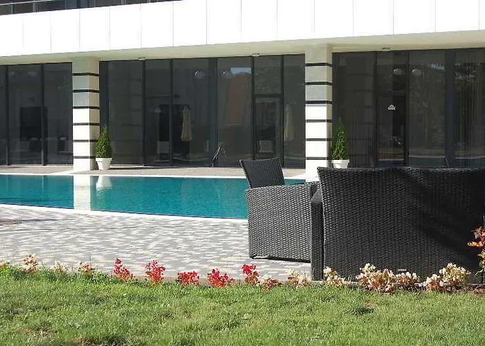 Отель Boomerang - Sunny