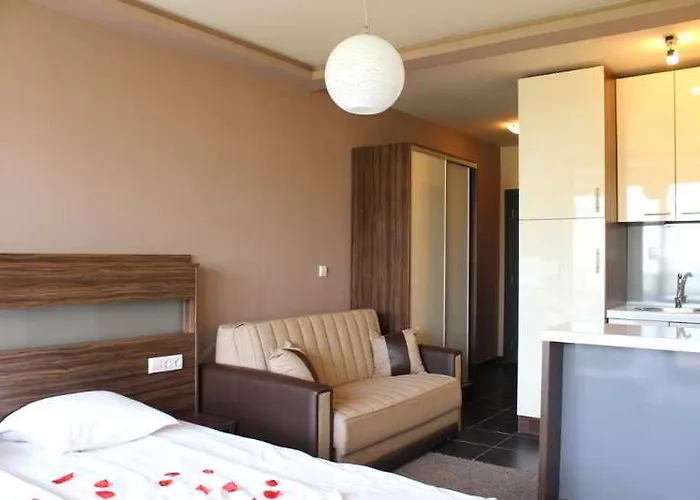 Хотел Boomerang - Sunny 3*