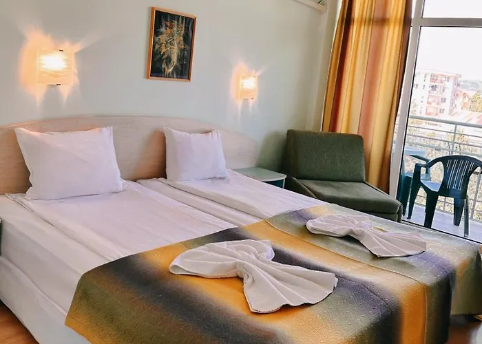 Отель Boomerang - Sunny 3*