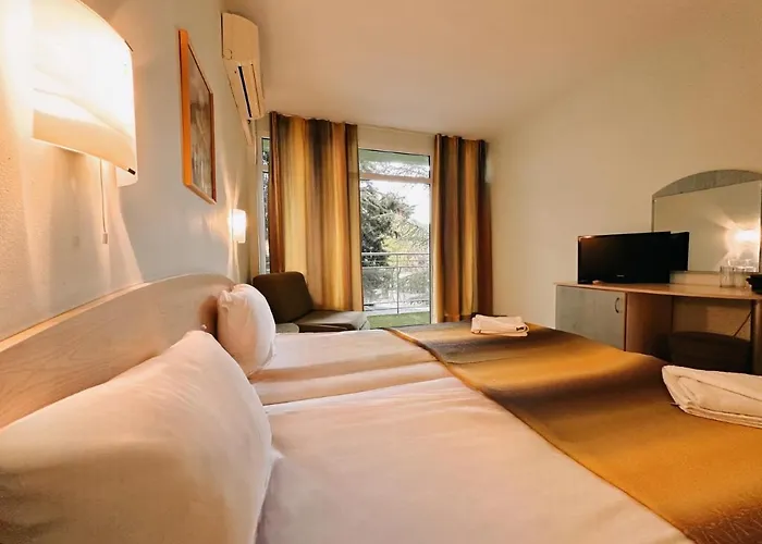 Хотел Boomerang - Sunny 3*