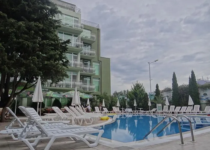 Boomerang - Sunny Отель 3*