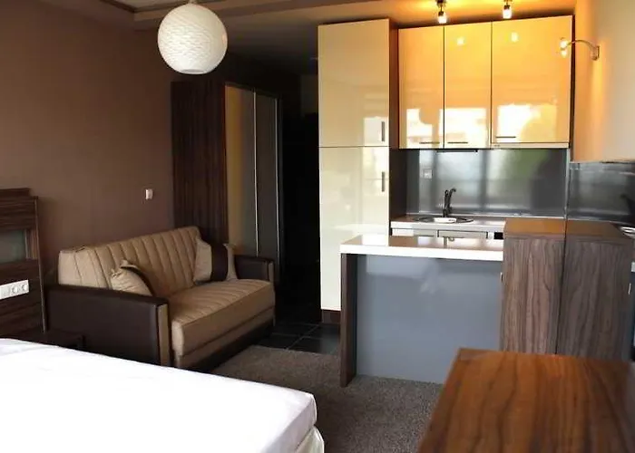 Хотел Boomerang - Sunny 3*