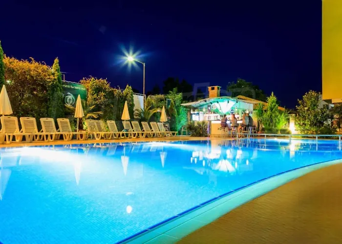 Отель Boomerang - Sunny 3*