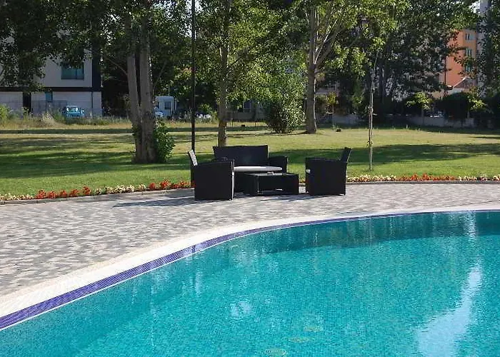 Отель Boomerang - Sunny